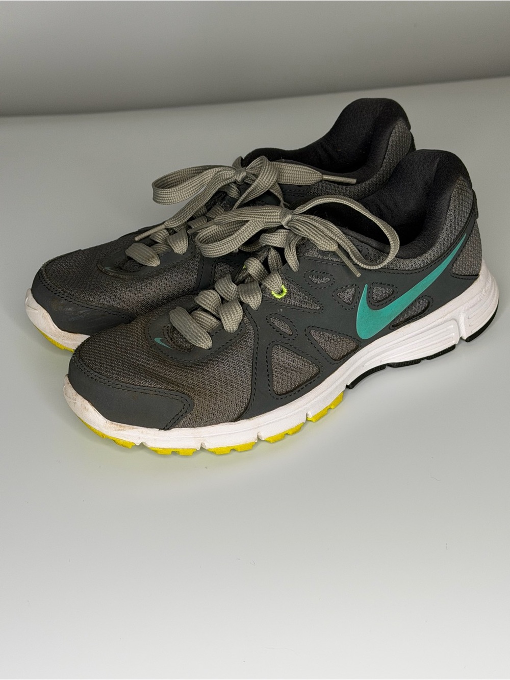 Nike Women’s Revolution 2 Gray Athletic Running Shoes Sz 8